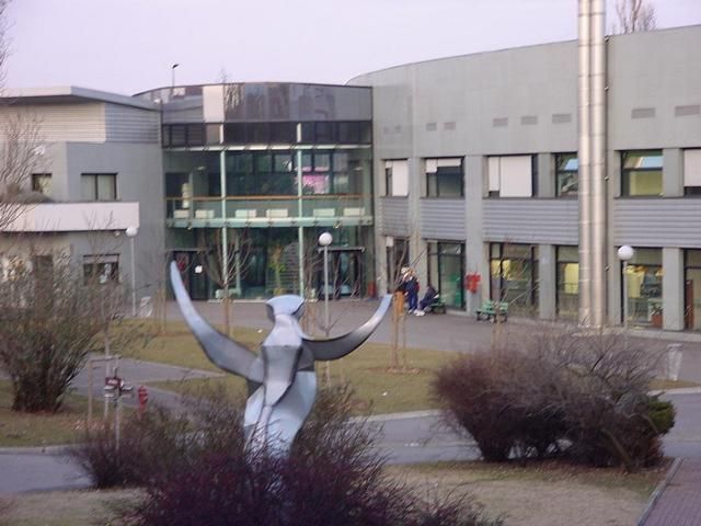 Lycée Emile Béjuit